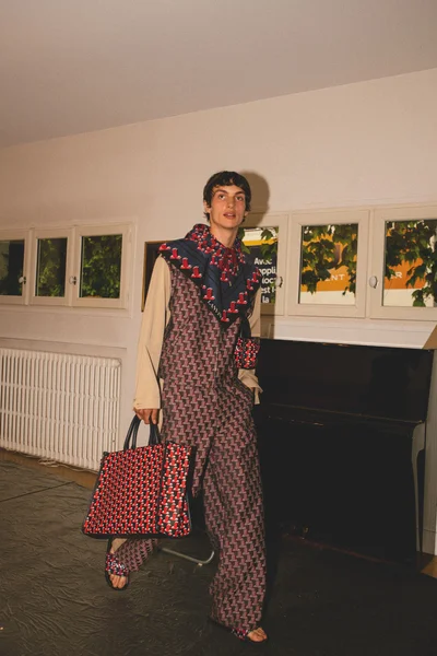 Look 32